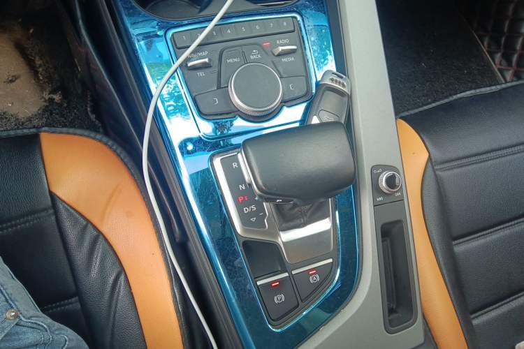 Used Audi A4L 2017 Plus 40 TFSI Ambition Model Gear Lever