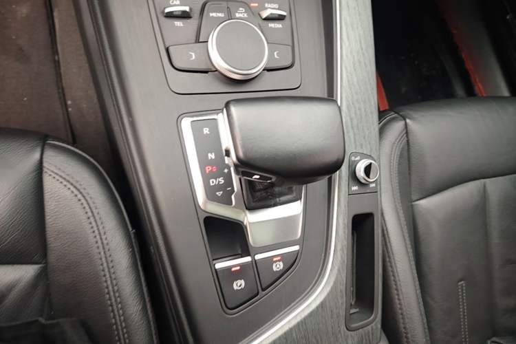 Used Audi A4L 2017 40 TFSI Style Edition Gear Lever