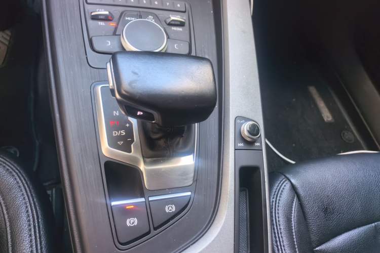 Used Audi A4L 2017 40 TFSI Ambition Edition Gear Lever