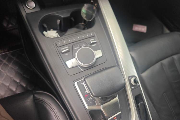 Used Audi A4L 2017 40 TFSI Fashion Model Gear Lever