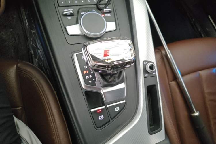 Used Audi A4L 2017 40 TFSI Fashion Model Gear Lever