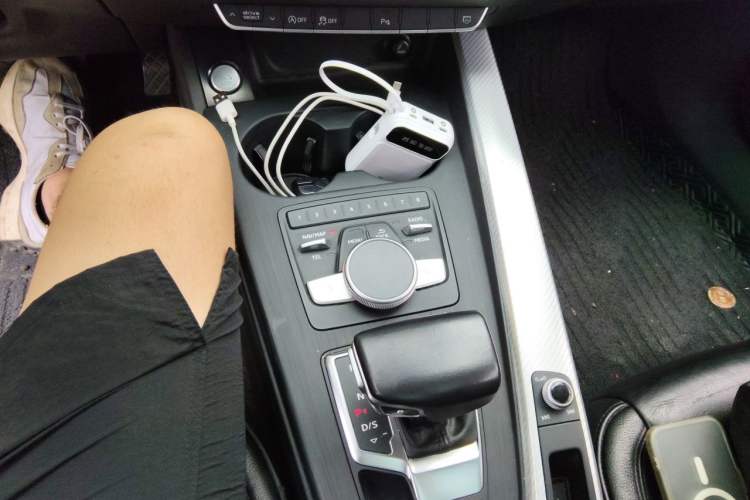 Used Audi A4L 2017 Plus 40 TFSI Fashion Model Gear Lever