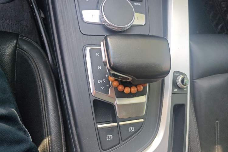 Used Audi A4L 2017 45 TFSI quattro Sport Edition Gear Lever