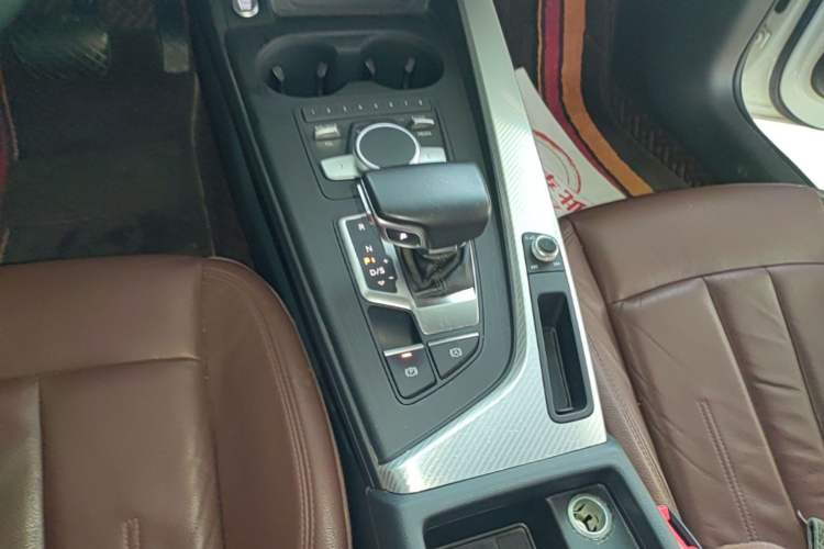 Used Audi A4L 2017 Plus 40 TFSI Fashion Model Gear Lever