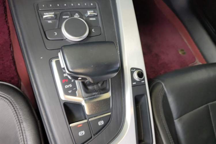 Used Audi A4L 2017 40 TFSI Style Edition Gear Lever