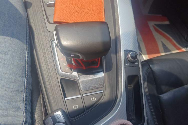 Used Audi A4L 2017 40 TFSI Fashion Model Gear Lever