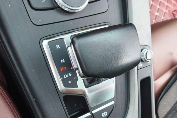 Used Audi A4L 2017 40 TFSI Ambition Edition Gear Lever