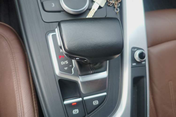 Used Audi A4L 2017 45 TFSI quattro Style Edition Gear Lever