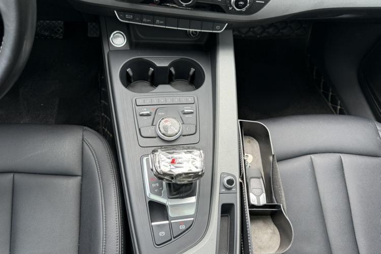 Used Audi A4L 2017 40 TFSI Ambition Edition Gear Lever
