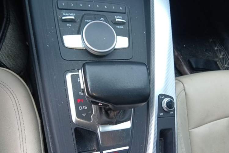 Used Audi A4L 2017 Plus 40 TFSI Fashion Model Gear Lever