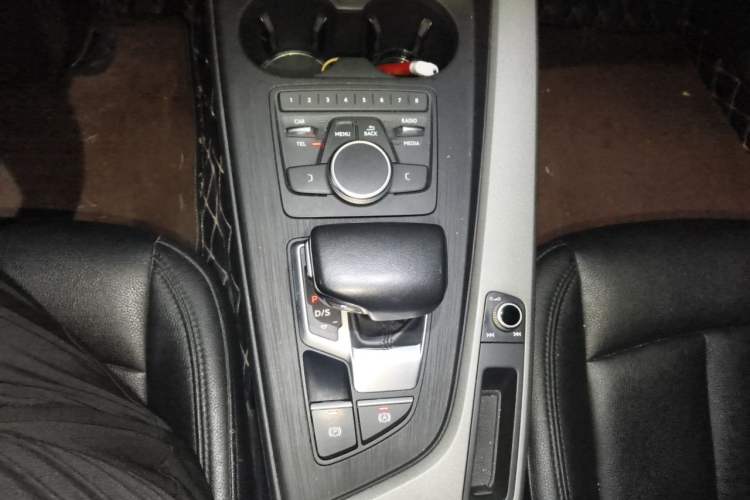 Used Audi A4L 2017 Plus 40 TFSI Ambition Model Gear Lever