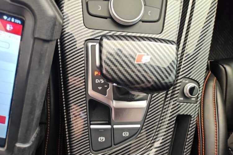 Used Audi A4L 2017 Plus 40 TFSI Ambition Model Gear Lever