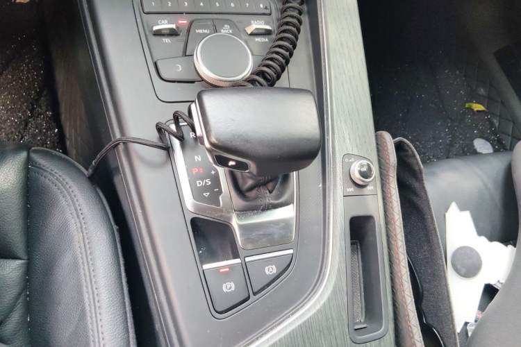 Used Audi A4L 2017 45 TFSI quattro Style Edition Gear Lever
