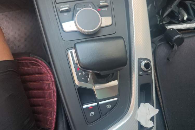 Used Audi A4L 2017 Plus 40 TFSI Ambition Model Gear Lever