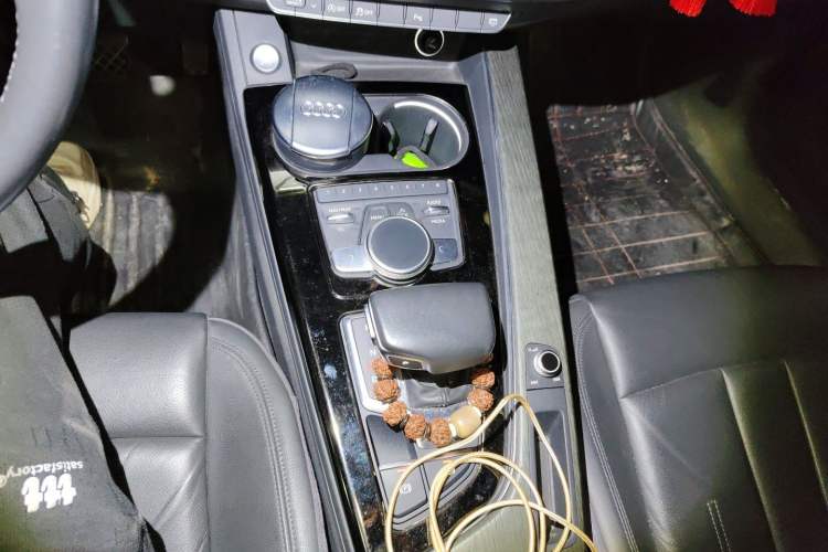 Used Audi A4L 2017 Plus 40 TFSI Style Edition Gear Lever