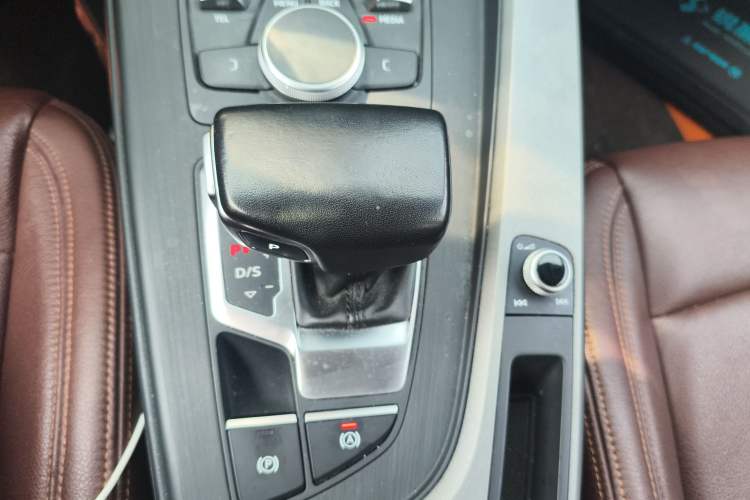 Used Audi A4L 2017 Plus 40 TFSI Ambition Model Gear Lever