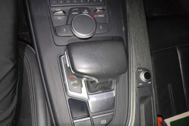 Used Audi A4L 2017 40 TFSI Style Edition Gear Lever