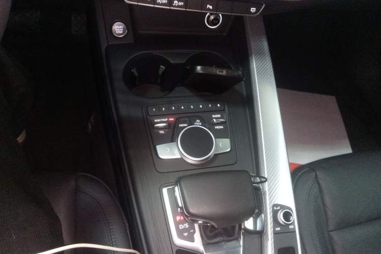 Used Audi A4L 2017 Plus 40 TFSI Fashion Model Gear Lever