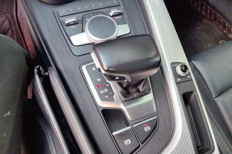 Used Audi A4L 2017 Plus 40 TFSI Fashion Model Gear Lever