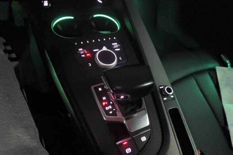 Used Audi A4L 2017 Plus 40 TFSI Ambition Model Gear Lever