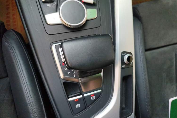 Used Audi A4L 2017 Plus 40 TFSI Sport Model Gear Lever