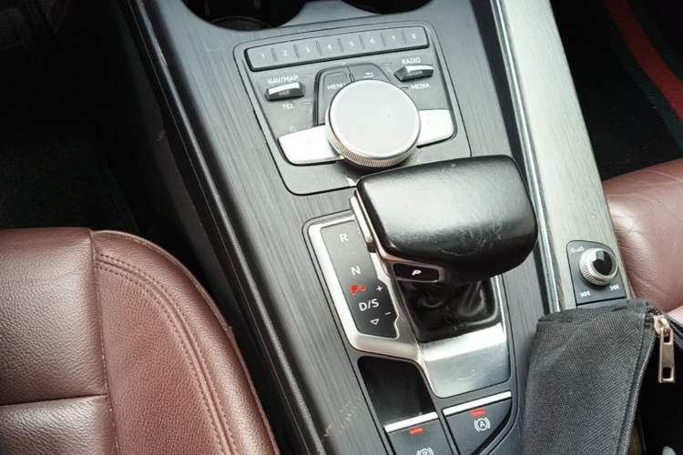 Used Audi A4L 2017 40 TFSI Style Edition Gear Lever