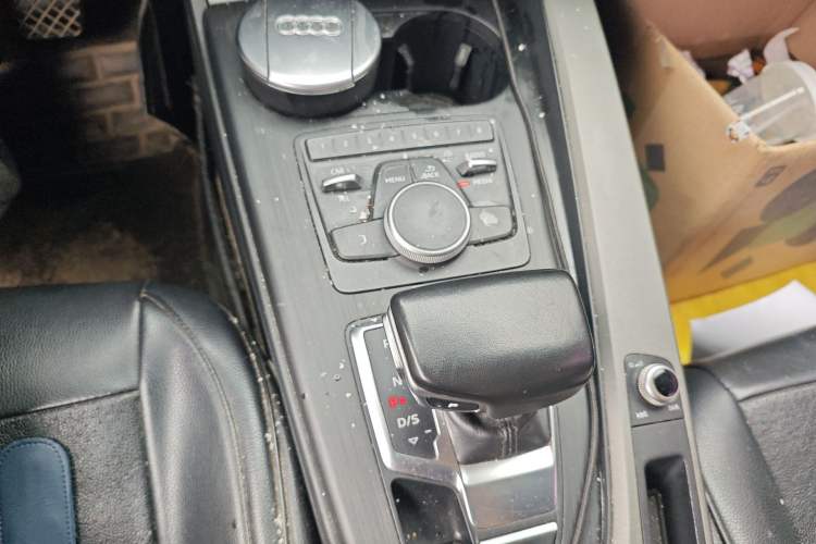 Used Audi A4L 2017 40 TFSI Ambition Edition Gear Lever