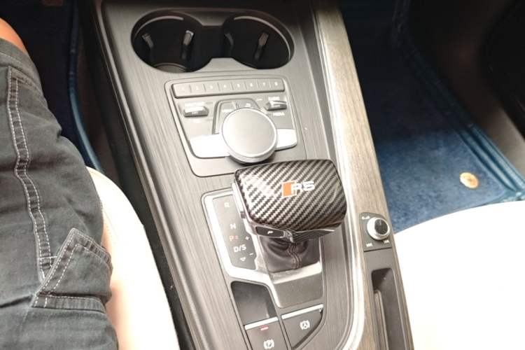 Used Audi A4L 2017 40 TFSI Style Edition Gear Lever