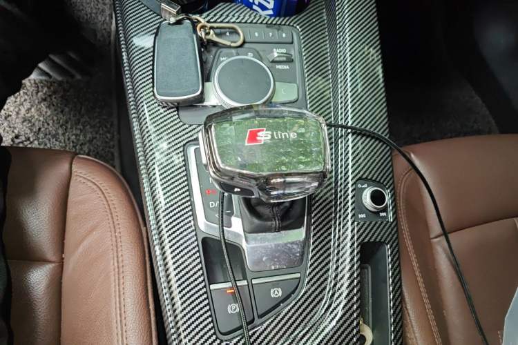 Used Audi A4L 2017 Plus 40 TFSI Style Edition Gear Lever