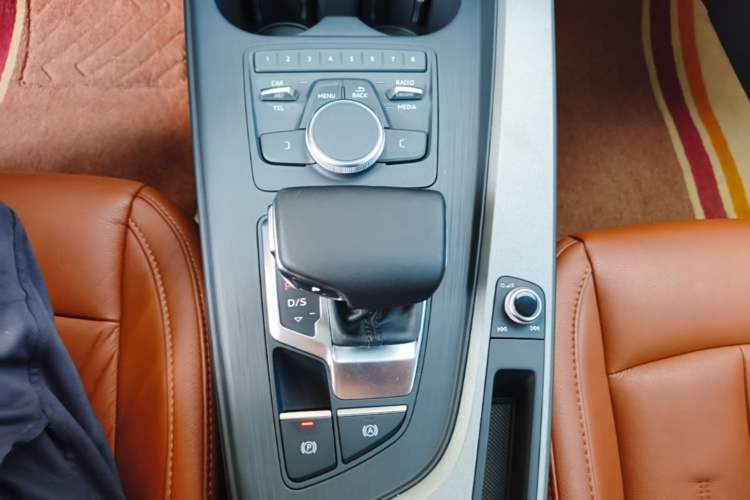 Used Audi A4L 2017 Plus 40 TFSI Ambition Model Gear Lever