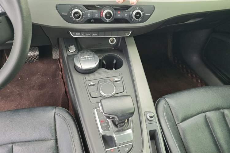 Used Audi A4L 2017 Plus 40 TFSI Ambition Model Gear Lever