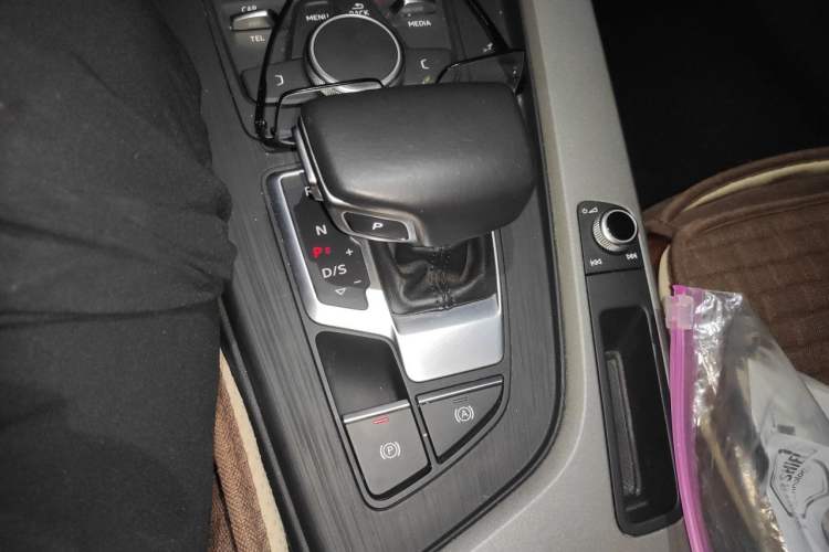 Used Audi A4L 2017 40 TFSI Ambition Edition Gear Lever