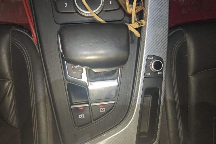 Used Audi A4L 2017 Plus 40 TFSI Fashion Model Gear Lever