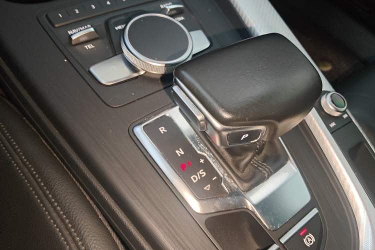 Used Audi A4L 2017 Plus 40 TFSI Fashion Model Gear Lever