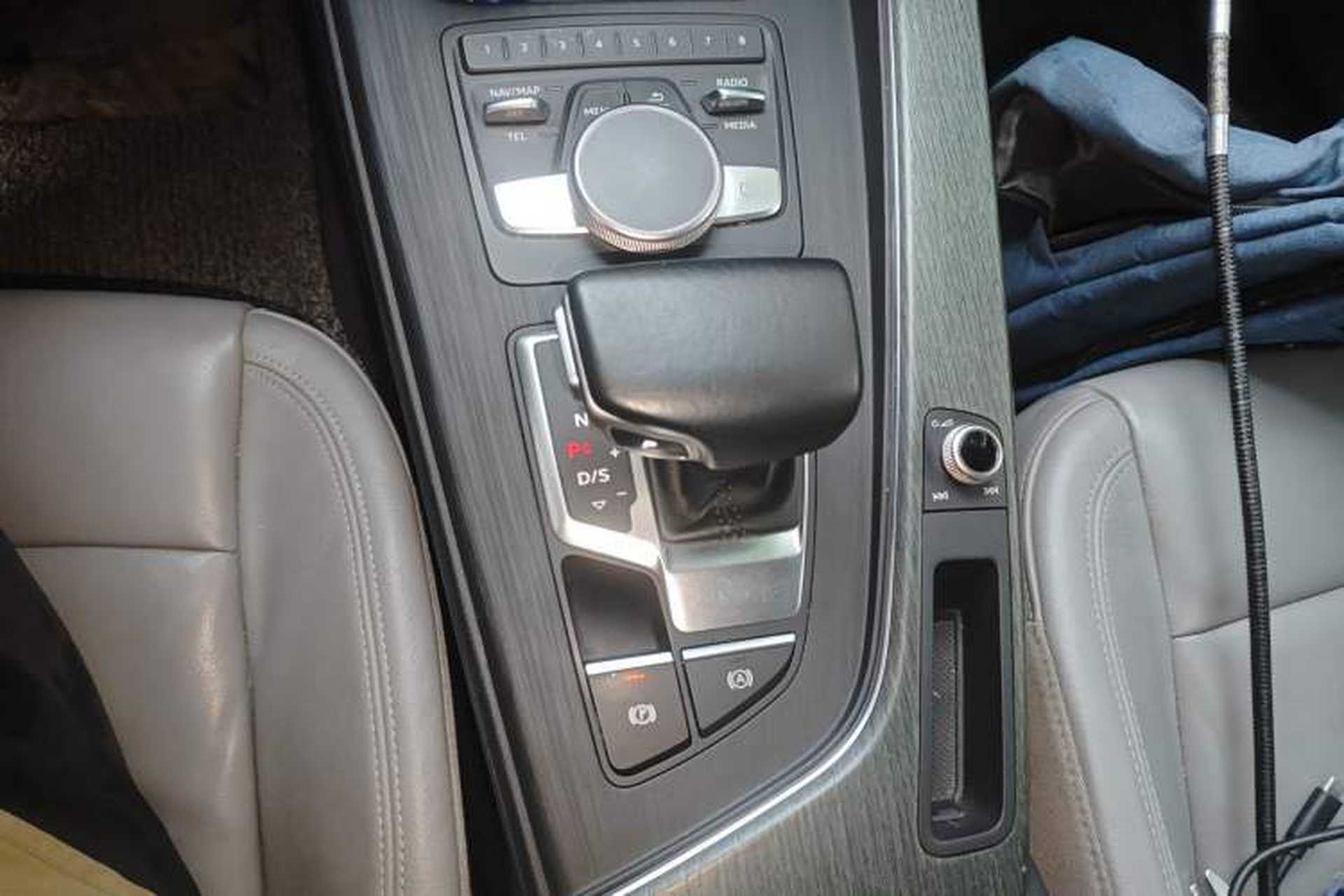 Used Audi A4L 2017 40 TFSI Style Edition Gear Lever