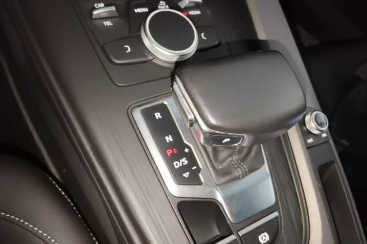 Used Audi A4L 2017 Plus 40 TFSI Ambition Model Gear Lever