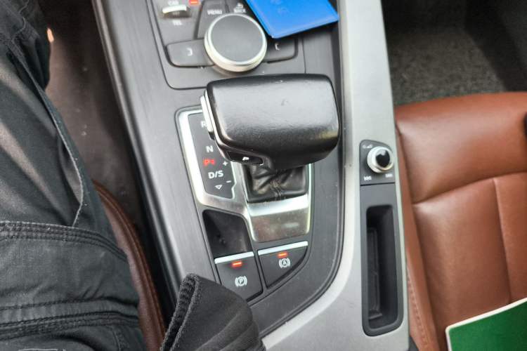 Used Audi A4L 2017 40 TFSI Ambition Edition Gear Lever