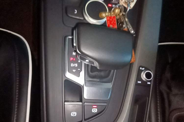 Used Audi A4L 2017 Plus 40 TFSI Ambition Model Gear Lever