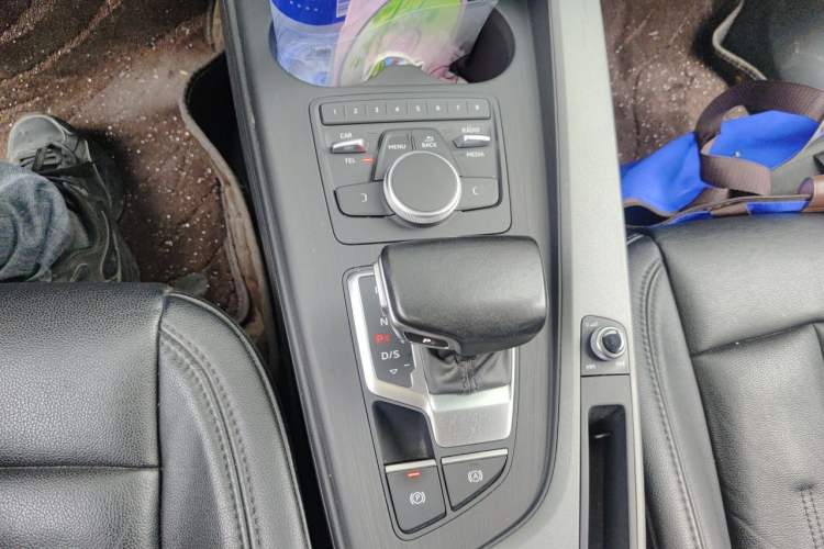 Used Audi A4L 2017 Plus 40 TFSI Ambition Model Gear Lever