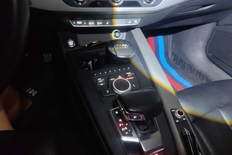 Used Audi A4L 2017 40 TFSI Ambition Edition Gear Lever