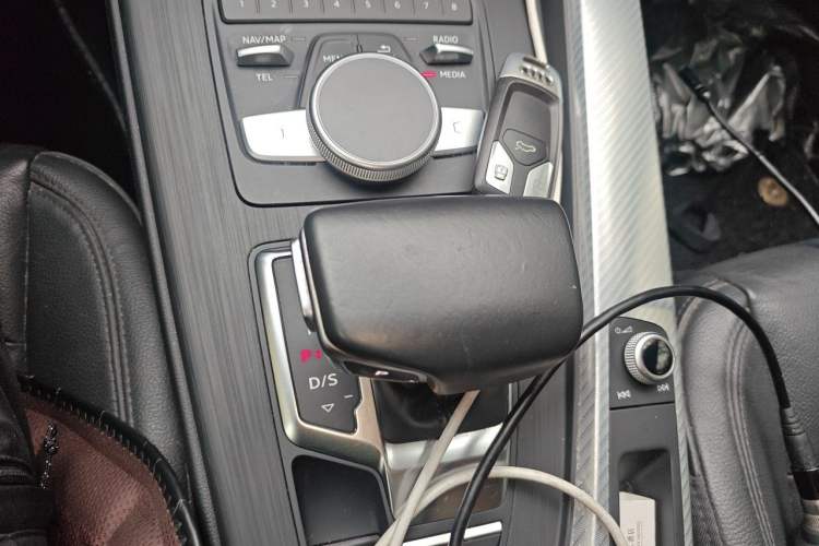 Used Audi A4L 2017 Plus 40 TFSI Fashion Model Gear Lever