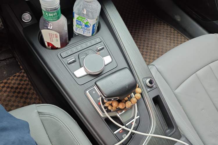 Used Audi A4L 2017 40 TFSI Style Edition Gear Lever