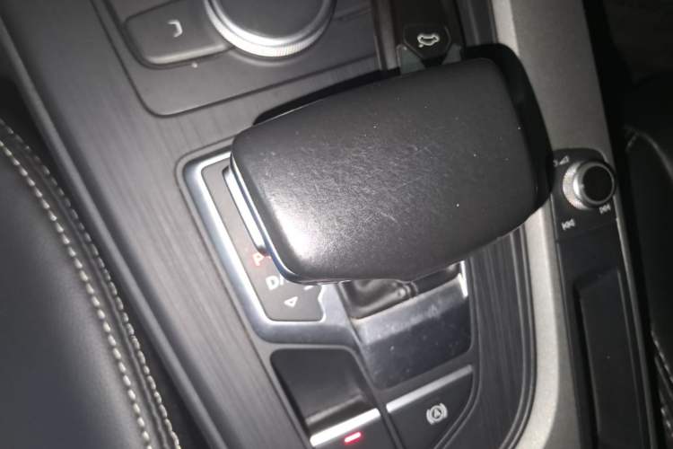 Used Audi A4L 2017 40 TFSI Ambition Edition Gear Lever