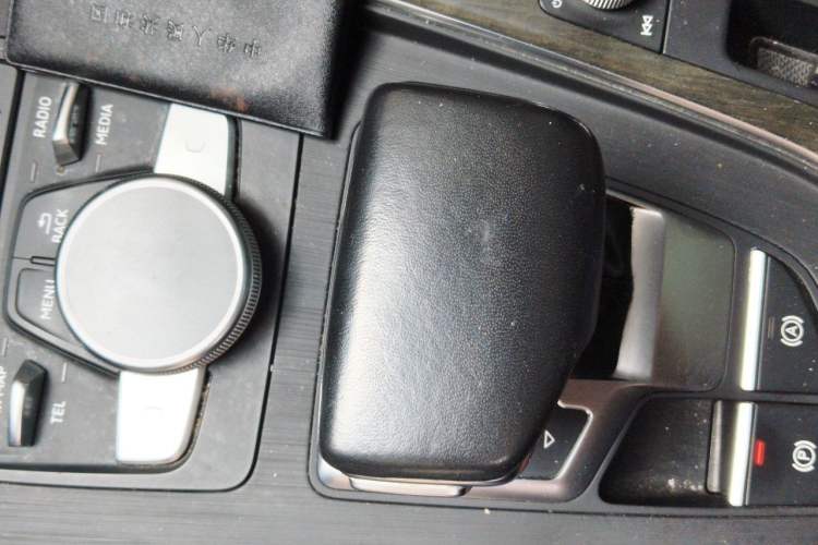 Used Audi A4L 2017 40 TFSI Style Edition Gear Lever