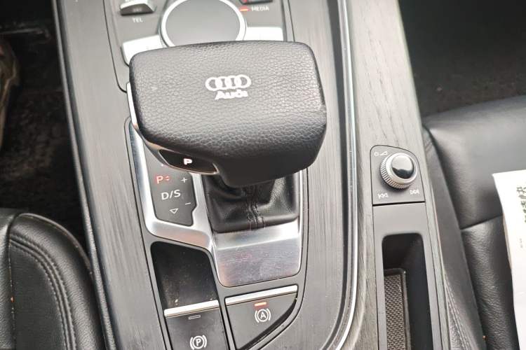 Used Audi A4L 2017 Plus 40 TFSI Fashion Model Gear Lever