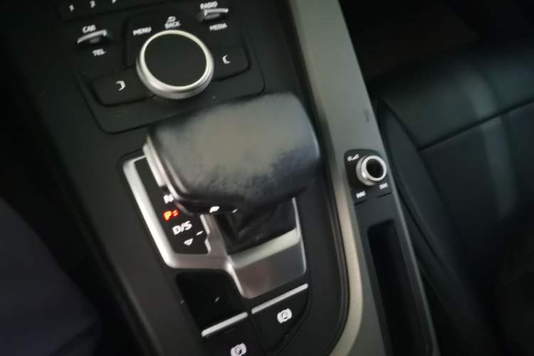 Used Audi A4L 2017 40 TFSI Ambition Edition Gear Lever