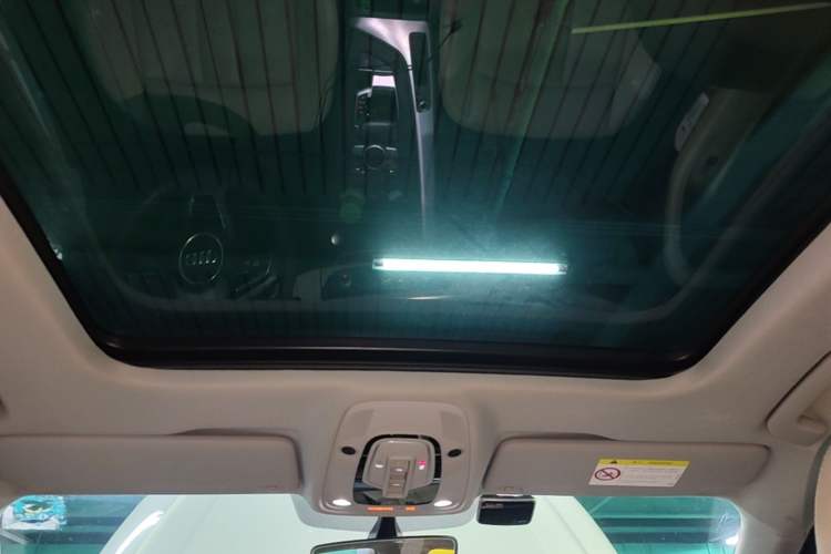 Used Audi A4L 2017 Plus 40 TFSI Fashion Model Headliner