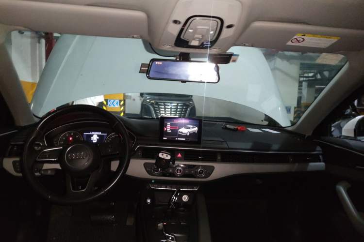 Used Audi A4L 2017 Plus 40 TFSI Ambition Model Headliner