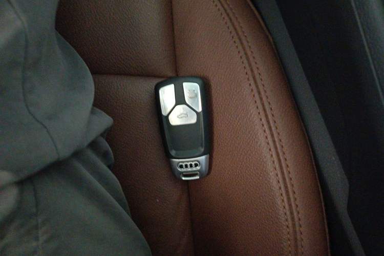 Used Audi A4L 2017 40 TFSI Fashion Model Interior 1