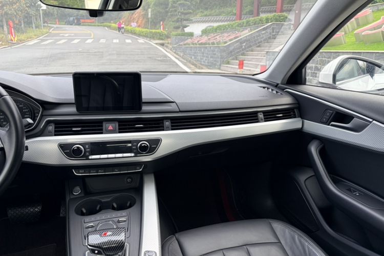 Used Audi A4L 2017 40 TFSI Fashion Model Interior 1